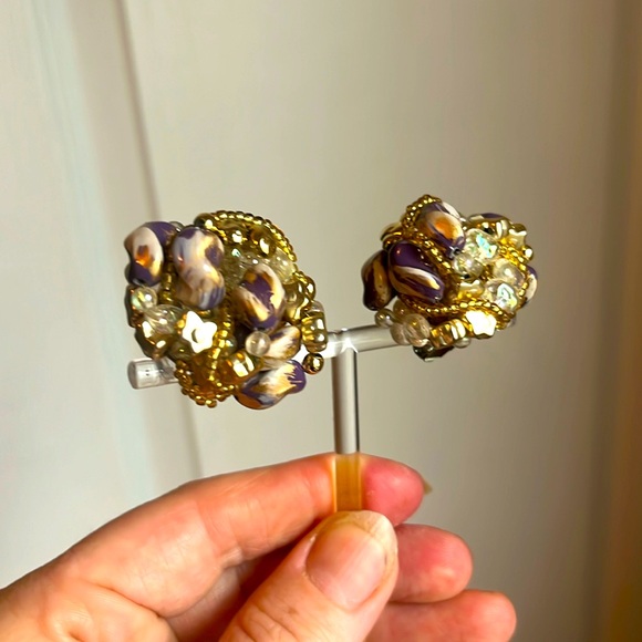 Clipon button earrings - Picture 1 of 3